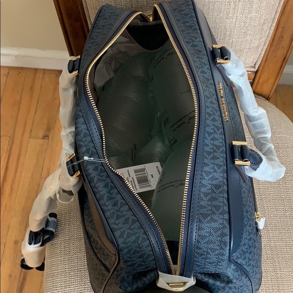 Michael Kors Admiral Blue Weekender - Picture 5 of 9